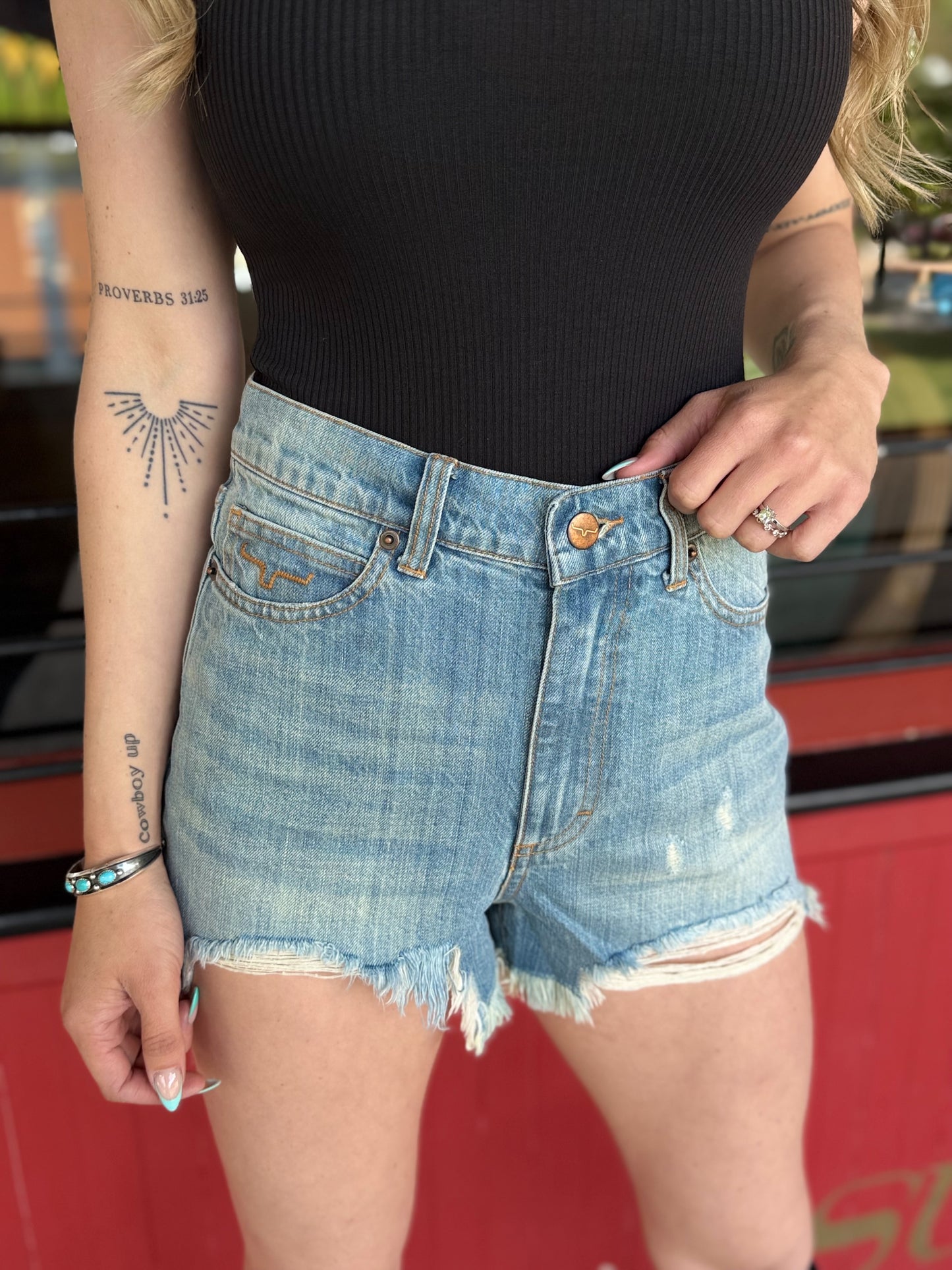 DAISY MID WASH SHORT'S