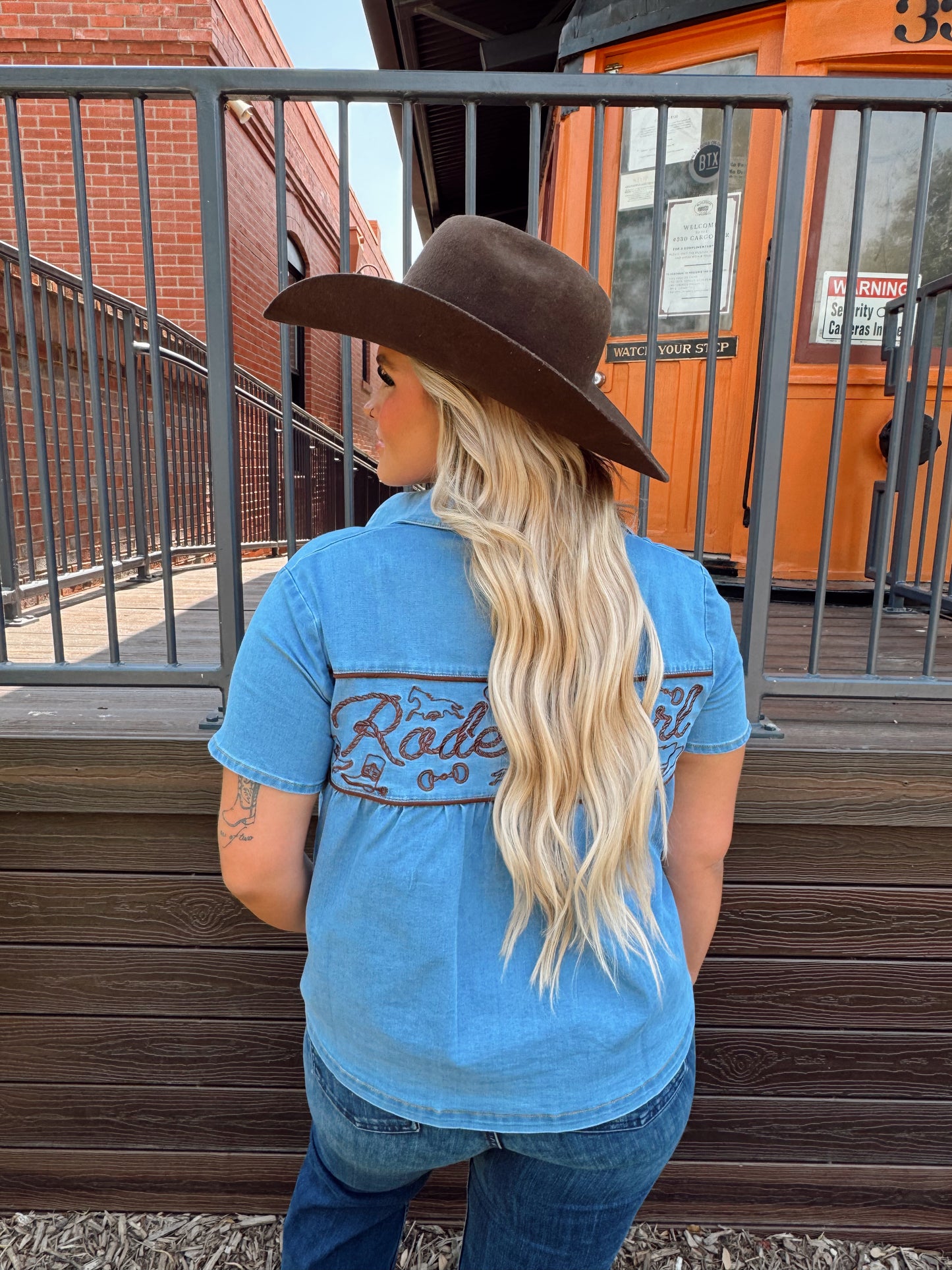 PUNCHY BABE TOP