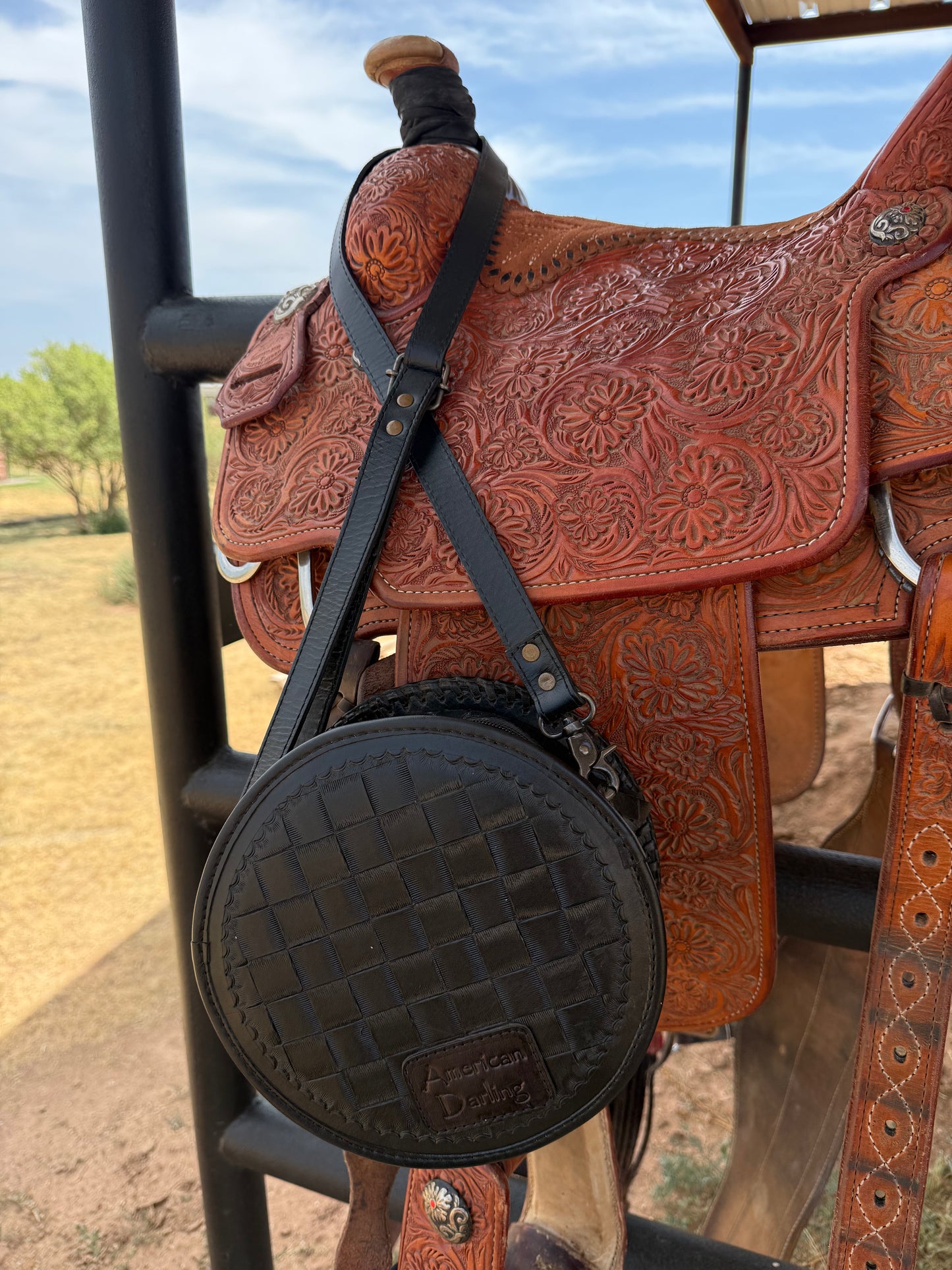 BLACK CANTEEN LEATHER BAG