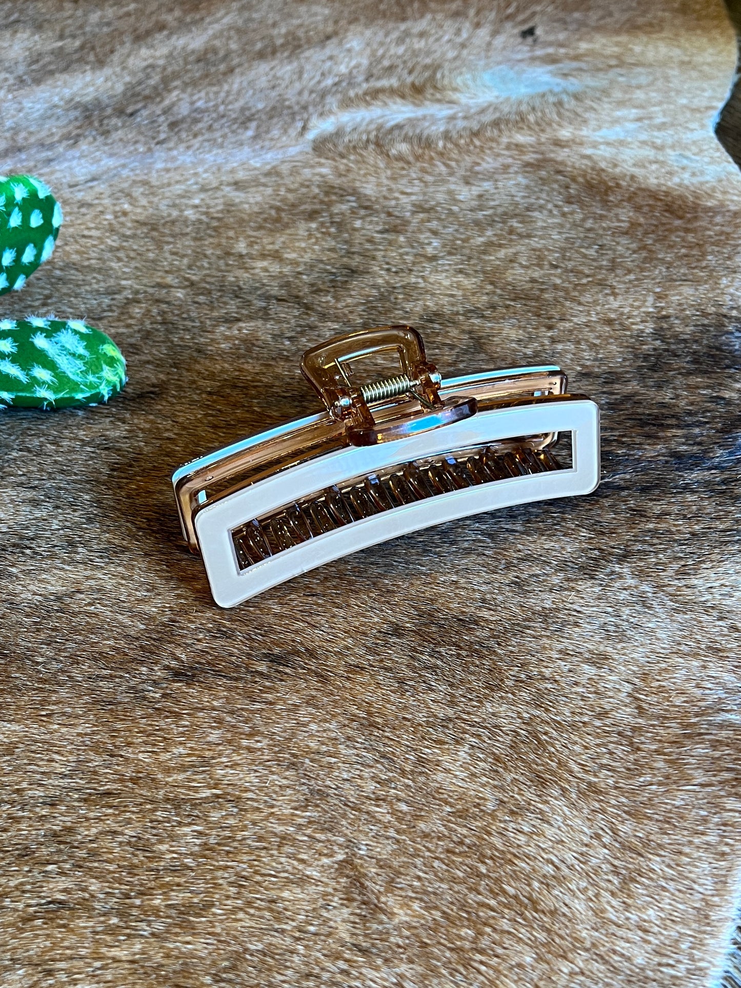 BROWN RECTANGULAR HAIR CLIP