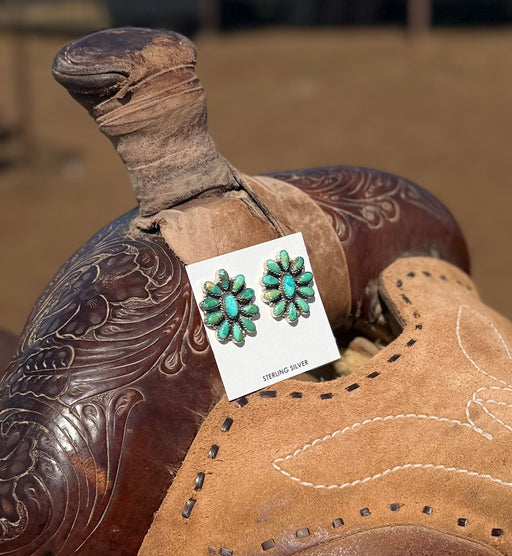 TURQUOISE FLOWER STUD EARRING