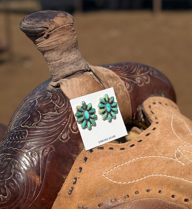 TURQUOISE FLOWER STUD EARRING