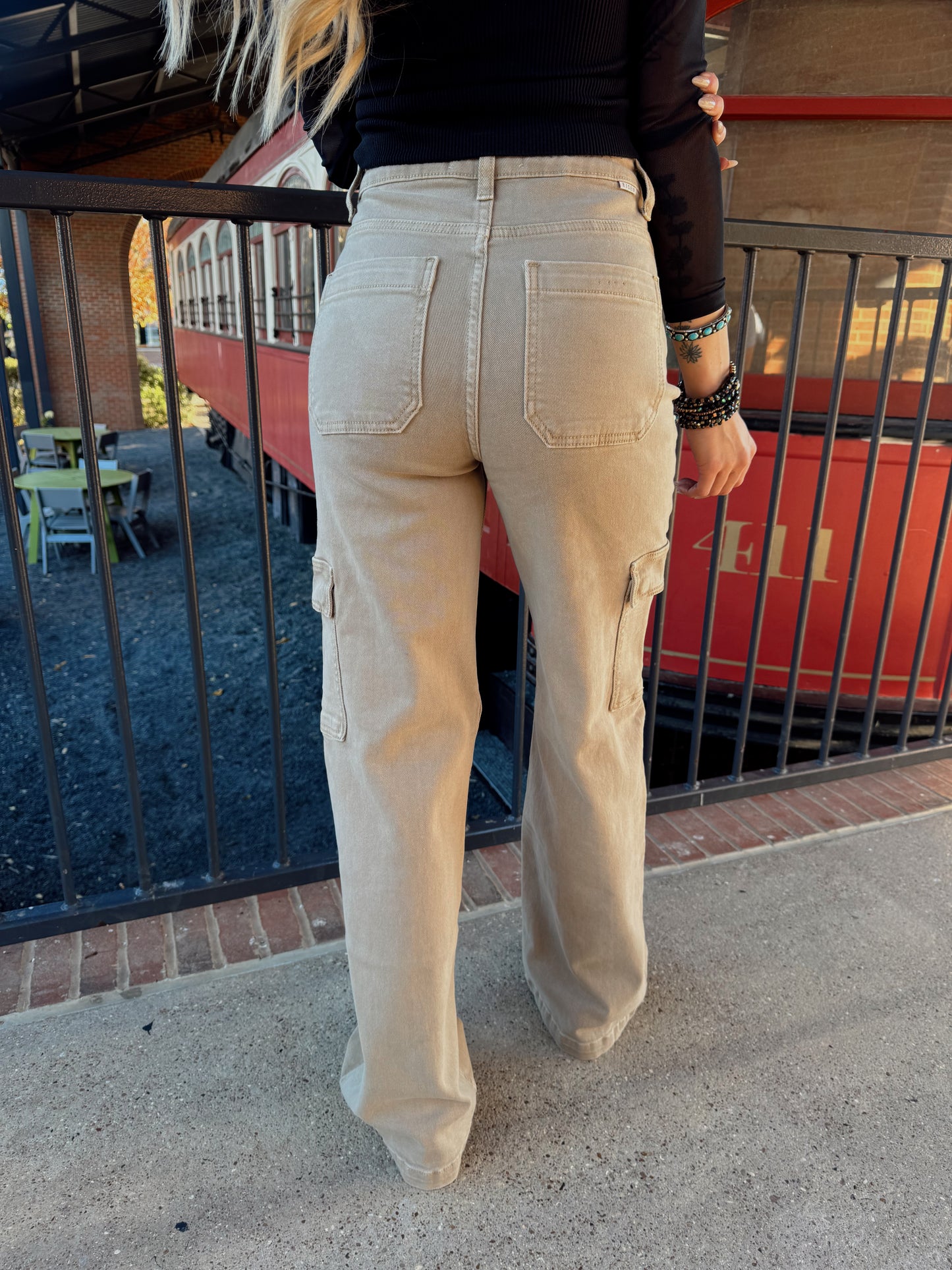 RISEN KHAKI