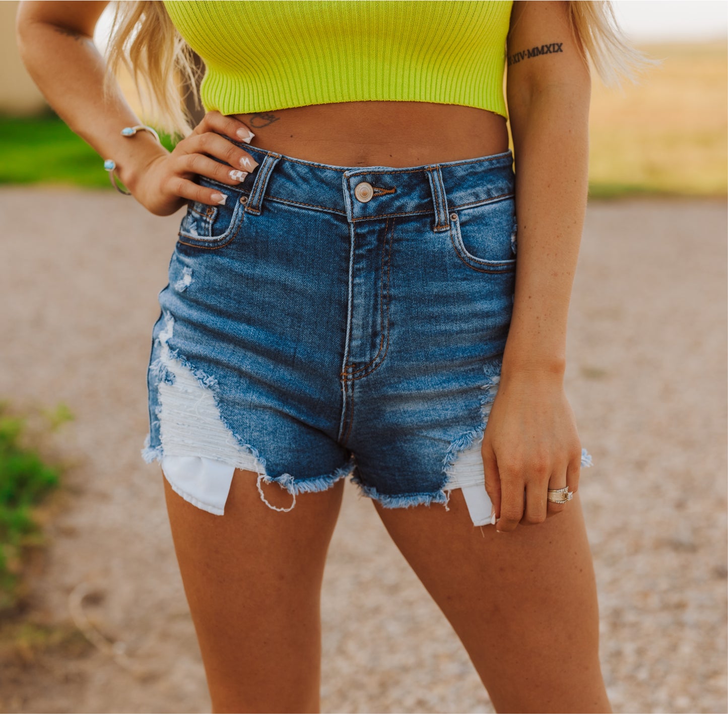 COWBOY COOL IT MEDIUM WASH SHORTS